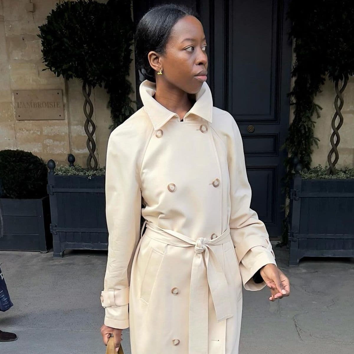  In Paris, Every French Girl's Transitional Wardrobe Includes These 8 Pieces 