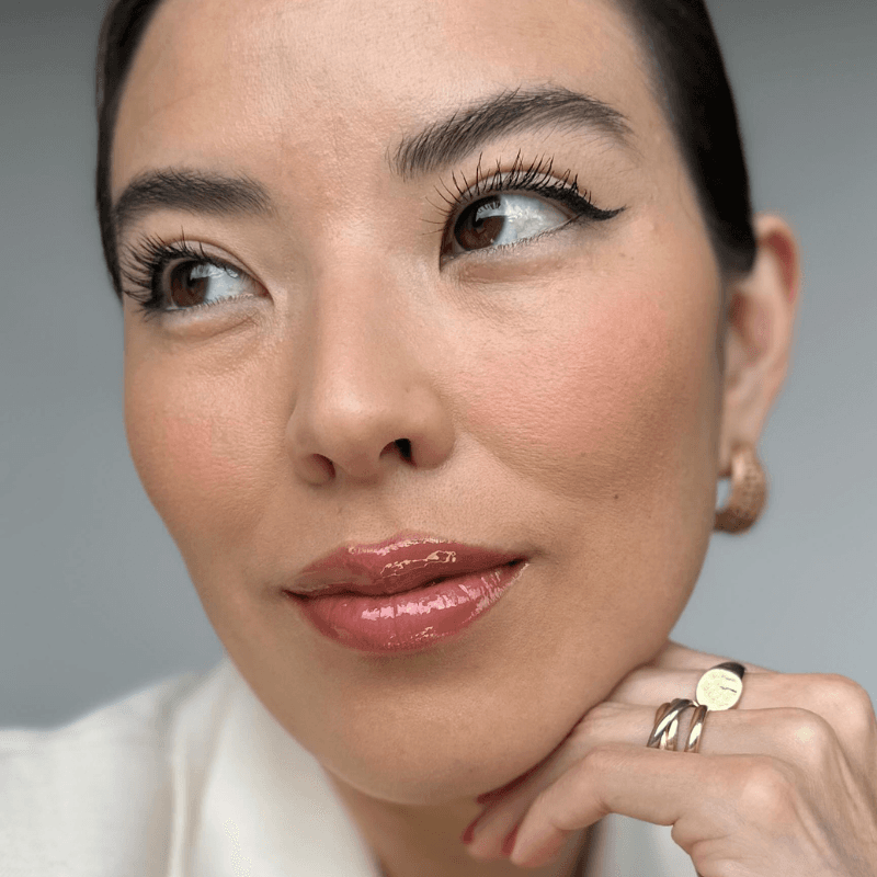 Having Acne Taught Me This One Make-Up Trick That I’ll Never Stop Using